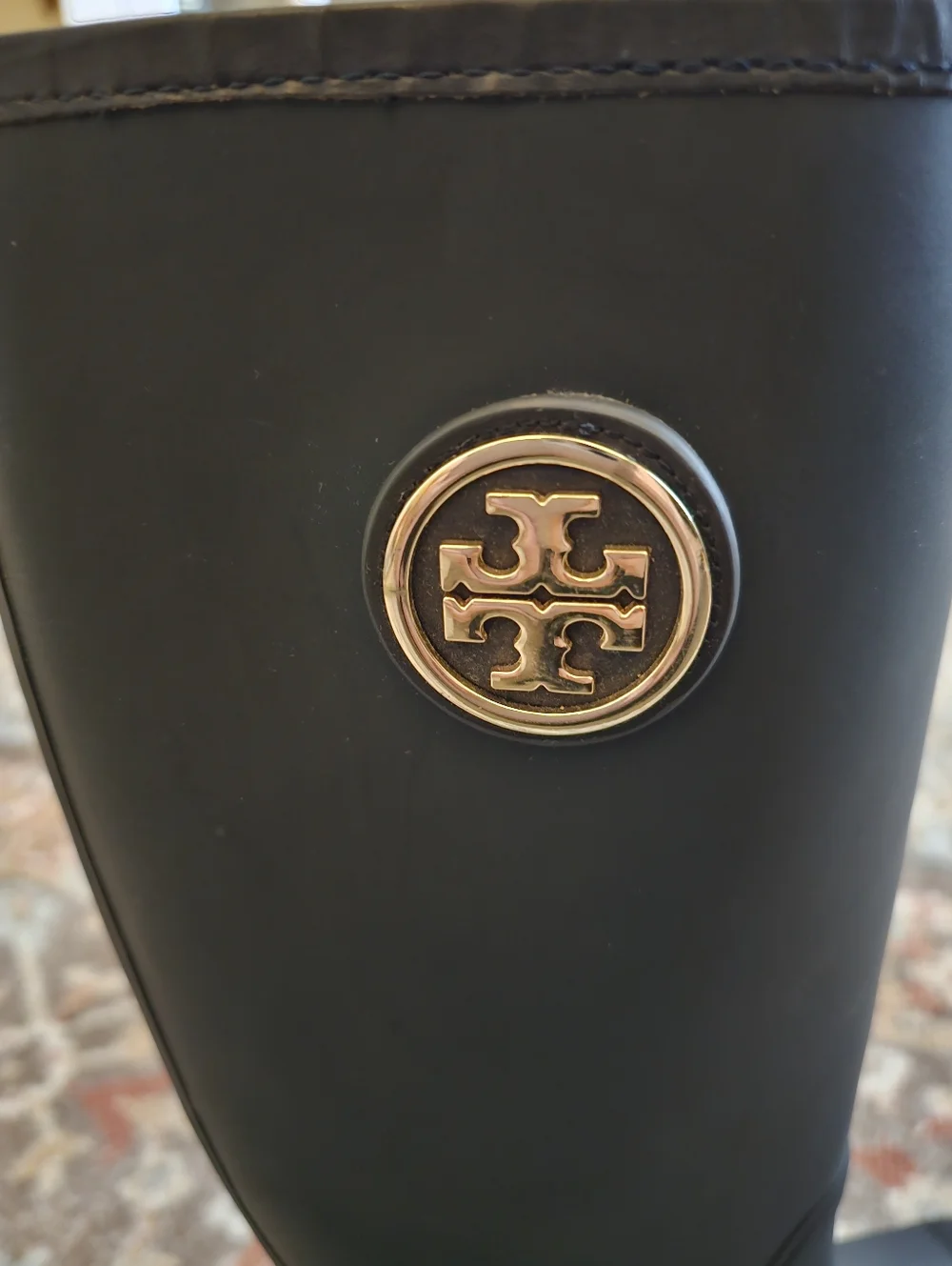 TORY BURCH Beautiful Black Rain Boots w/Gold Medallion Size 8 NICE!!
